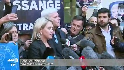 Assange é declarado culpado de violação de liberdade