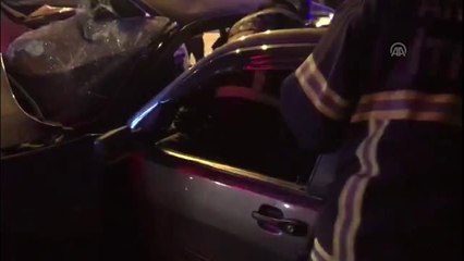 Aksaray'da Minibüs ile Otomobil Çarpıştı: 1 Ölü, 1 Yaralı