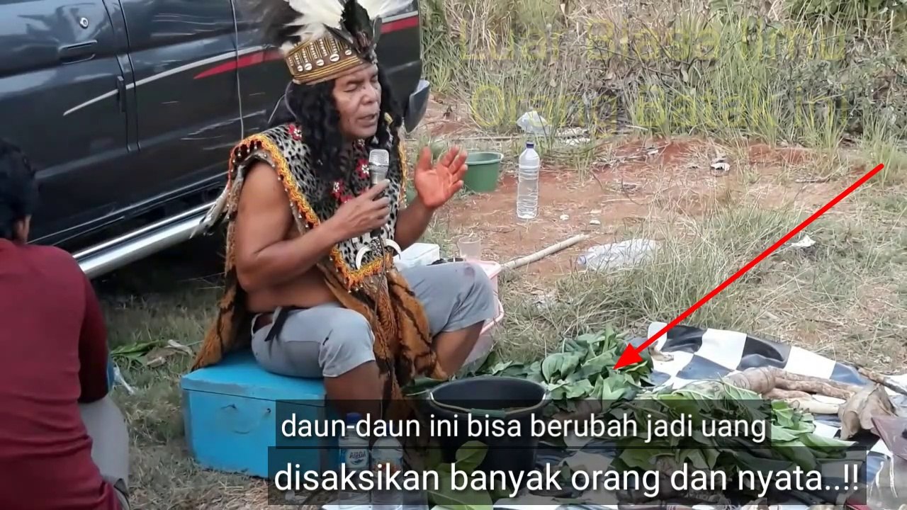 See..!! How great Indonesian people. Turning leaves into money !!