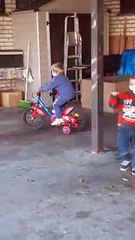 21-03-2019 : Thorgan roule à vélo