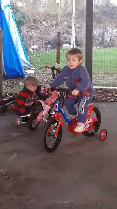 21-03-2019 : Thorgan roule à vélo