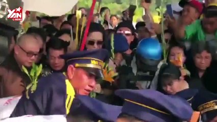 Ghi bố nghệ sĩ anh vũ khóc nghẹn bên linh cửu con trai