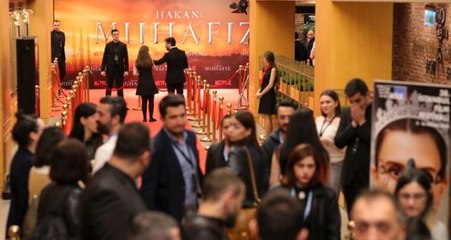 Muhafız'ın Yeni Sezon Galasında Basın Mensupları Geceyi Protesto Etti