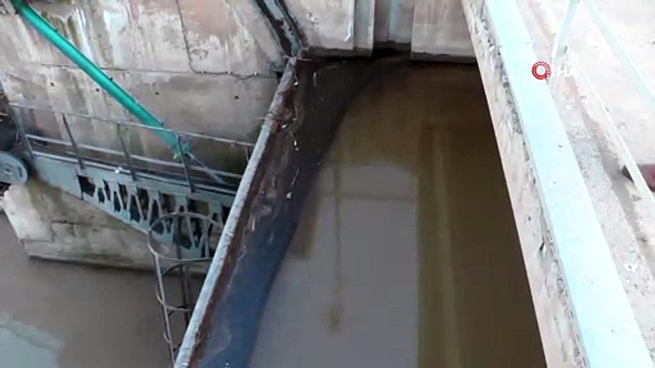 Oltu Çayına zift döktüler