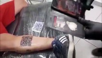 A River Plate fan took the tattoo of a QR code that shows the Copa Libertadores final goals against Boca Juniors