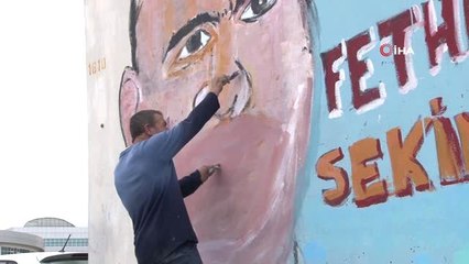 Kontrol Edemediği Kaslarına Rağmen Kahraman Şehit Fethi Sekin'i Çiziyor