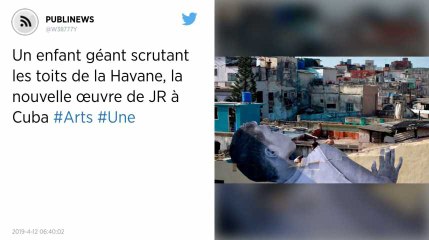 Un enfant géant scrutant les toits de la Havane, la nouvelle œuvre de JR à Cuba