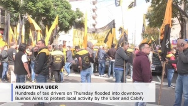 Taxi drivers take over downtown Buenos Aires to protest Uber, Cabify