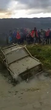 VÍDEO: ¿Sabes lo que es la conducción off-road extrema? Aquí la mejor demostración