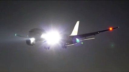 BOEING 787 JAPAN AIRLINE NIGHT LANDING 4K