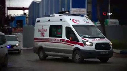 Tuzla’da bir tersanede vincin denize devrildiği anlar kamerada