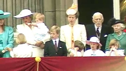 Royal Baby Countdown: Harry on the Palace balcony