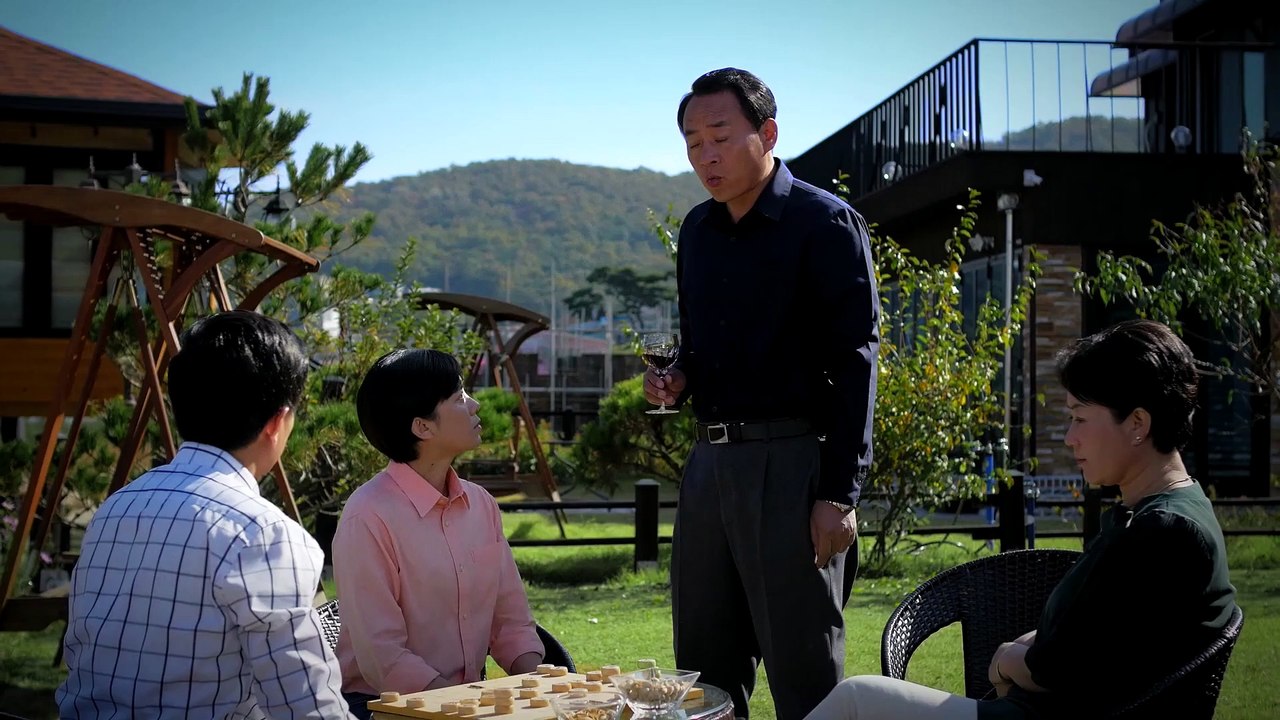 Filme evangélico "Reeducação vermelha em casa" Trecho 3 – Cristãos explicam o motivo e as consequências da resistência do PCC a Deus