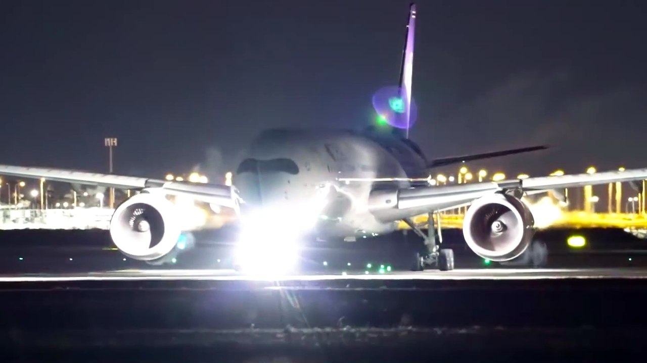 THAI AIRWAY NIGHT TAKE OFF 4K