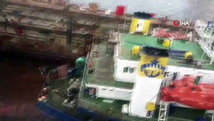 Tuzla’da bir tersanede vincin denize devrildiği anlar kamerada