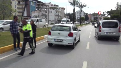Yaya geçidinde yayaya yol verdi, 5 araç birbirine girdi...Feci kaza kamerada