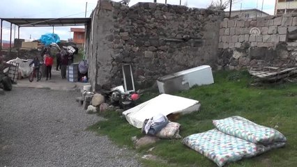 Evleri Yanan Aile Yardım Bekliyor