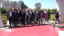 Dışişleri Bakanı Çavuşoğlu, Aksu Belediye Başkanı Seçilen Şahin'i Ziyaret Etti