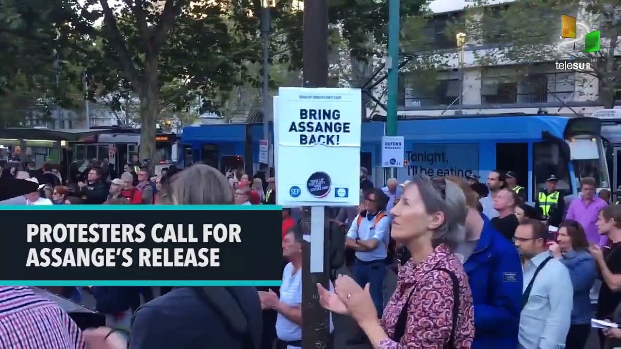 Protesters Call For Assange’s Release