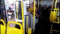 Primeiro ônibus com porta extra começa a operar