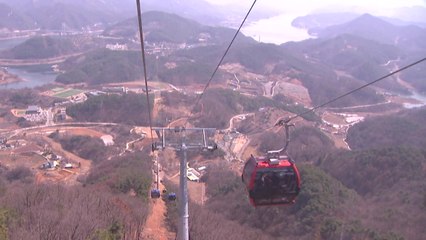 내륙의 바다 청풍호가 한눈에...케이블카 타러 오세요! / YTN