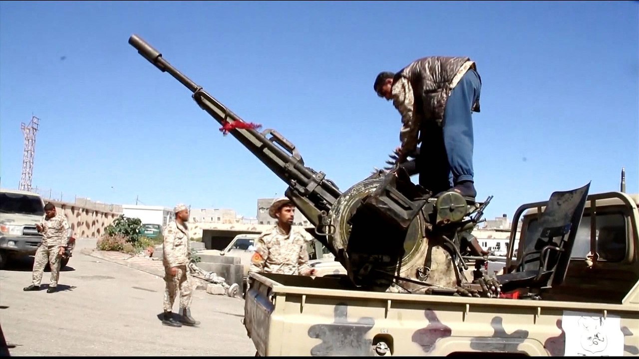 Libya crisis: Fighting concerns Tripoli residents