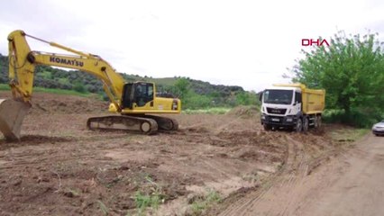 İzmir Ödemiş'te Yol İçin Zeyin Ağaçlarının Köklenmesine Tepki