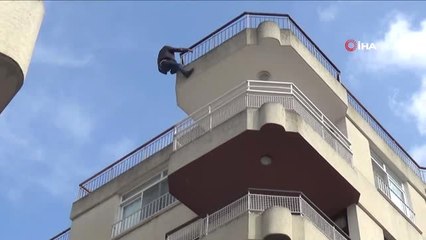 Adana'da Bir Vatandaş İntihara Kalkıştı, Apartman Sakini Otomobilinin Derdine Düştü.