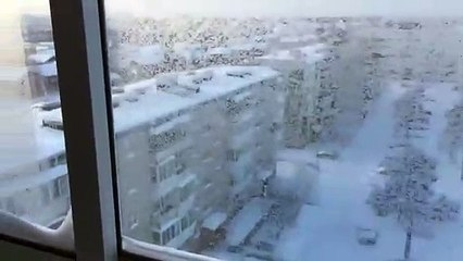 Il a fait sécher son jean dehors en Russie... C'est un morceau de carton !