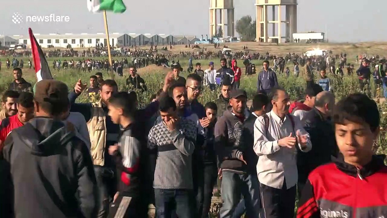 Israeli fire 'kills Palestinian teen' in latest Gaza protests