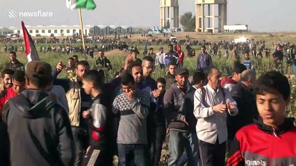 Israeli fire 'kills Palestinian teen' in latest Gaza protests