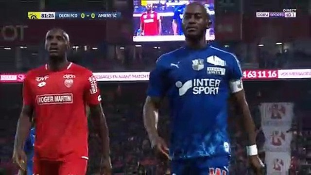 Prince-Desir Gouano (Amiens) confronts Dijon fans after hearing racist insults