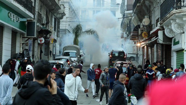 استمرار الحراك الجزائري للجمعة الثامنة والأمن يكثف انتشاره