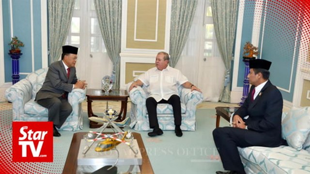 Osman Sapian arrives to seek audience with Johor Sultan