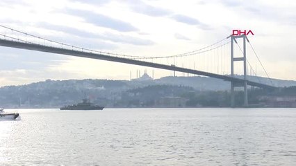 Yunan Savaş Gemisi Boğaz'dan Geçti