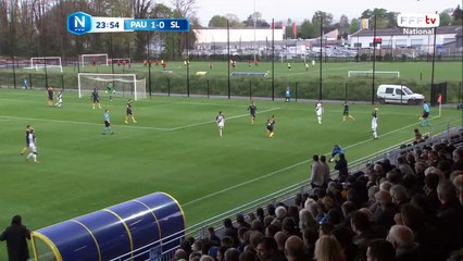 Le défenseur Palois à failli faire un csc.