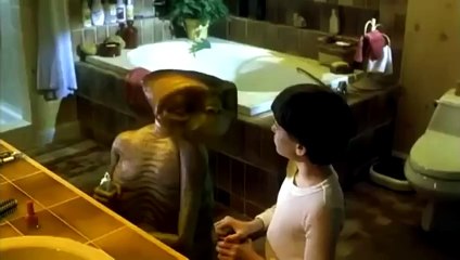 ET The Extra Terrestrial Trailer (1982)