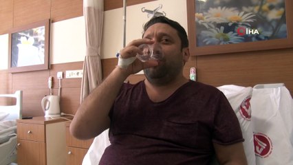 Sağlığına kavuşunca 5 litrelik bidonla kana kana su içti