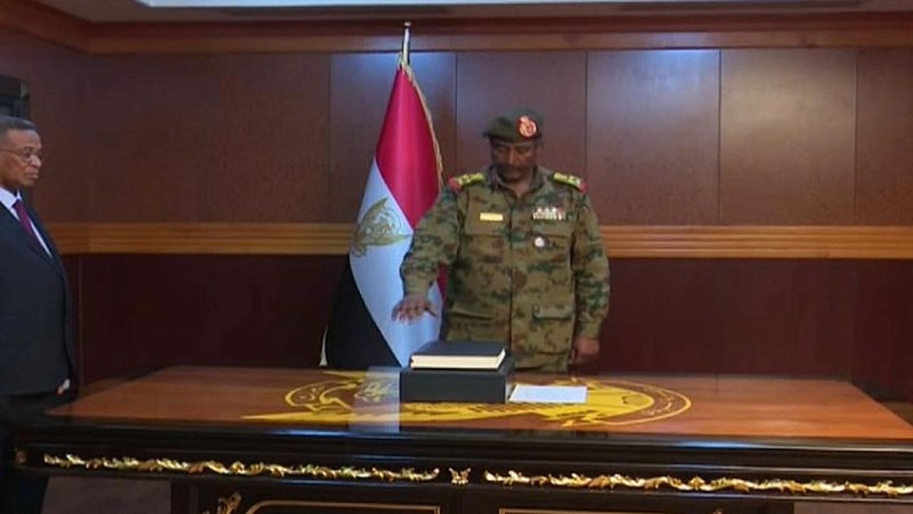 Sudan: Übergangsstaatschef zurückgetreten, Generalleutnant übernimmt