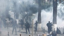 Algeria, scontri con la polizia nel venerdì di protesta contro il governo