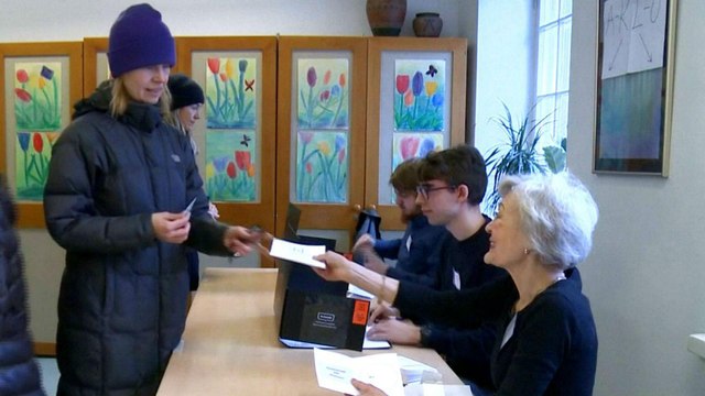 Finland election: Social Democrats take early lead