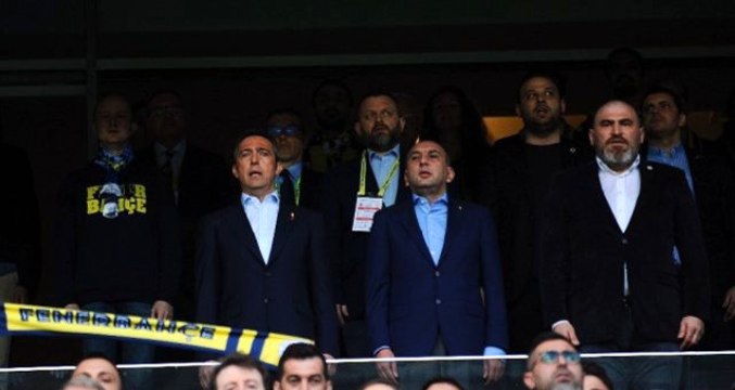 Ali Koç ve Mustafa Cengiz Derbiyi Ayrı Yerlerde İzledi