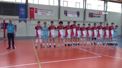 Kulüpler Arası Yıldız Erkekler Voleybol Grup Müsabakaları Simav'da Başladı