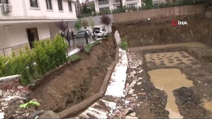 Kadıköy'de Çöken Duvar Paniğe Neden Oldu