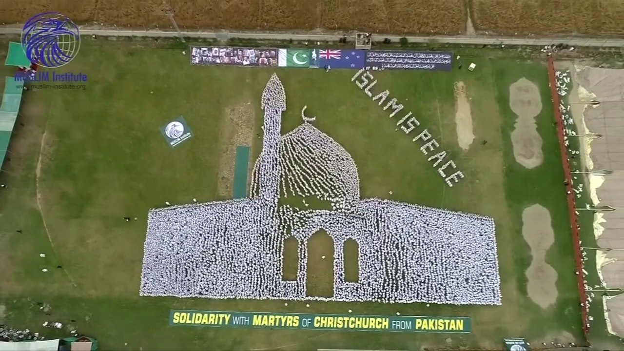 Attentat de Christchurch: des milliers de Pakistanais forment une mosquée géante en hommage, un mois après le drame