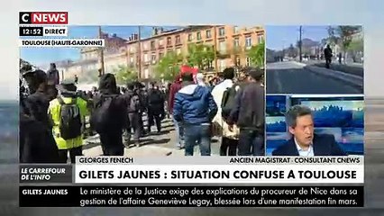 Video herunterladen: Gilets Jaunes : Regardez les images des incidents en cours à Toulouse avec la présence de Black Blocs