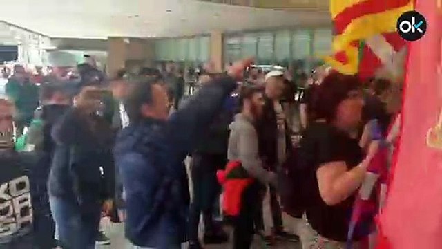Proetarras en el acto de Abascal en San Sebastián