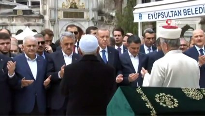 Cumhurbaşkanı Erdoğan, Mustafa Yazıcı’nın Tabutuna Omuz Verdi