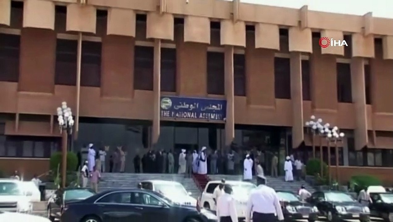 - Sudan'da Askeri Geçiş Konseyi Başkanı, Gosh'un İstifasını Kabul Etti