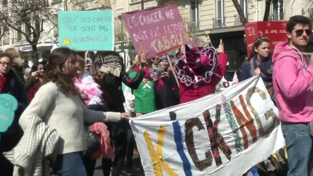 On a tous un proche qui le vit. Une première Cancer Pride a défilé à Paris pour briser les tabous liés à la maladie